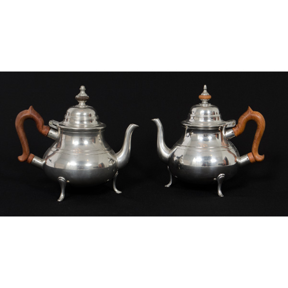 Williamsburg Reproduction Pewter Teapots Cowan s Auction House The 