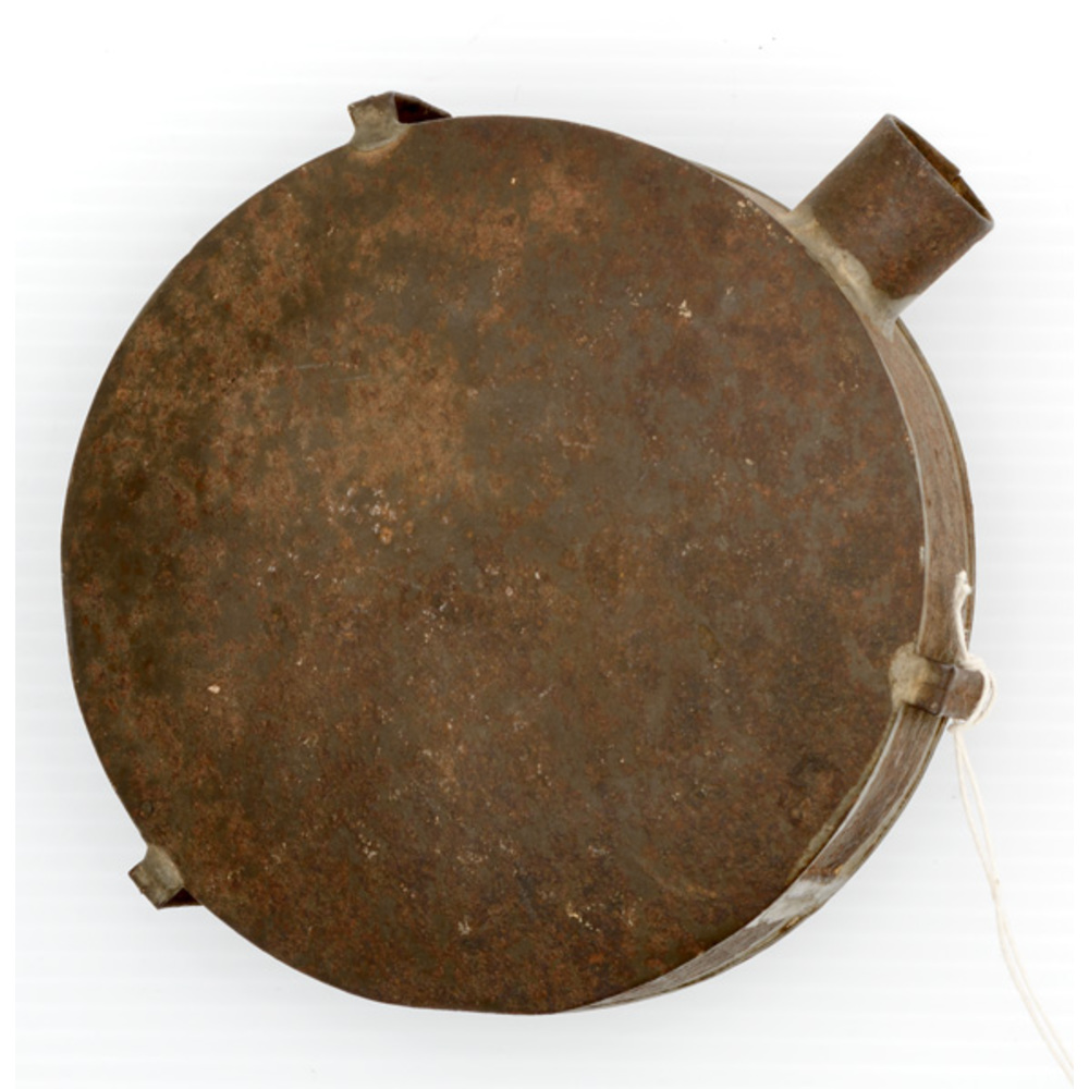 Confederate Tin Drum Canteen | Cowan’s Auction House: The Midwest’s