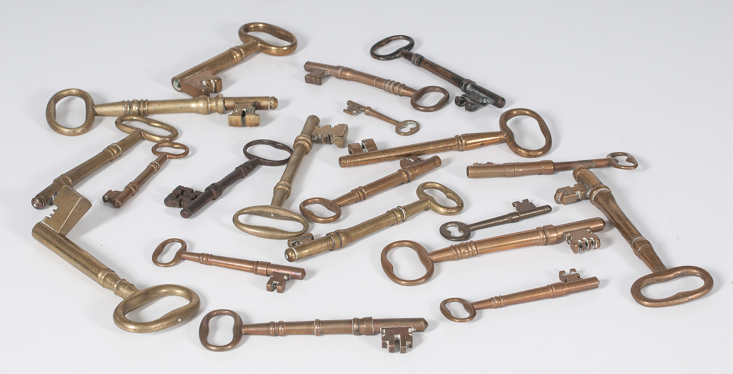 Brass Door Keys Cowan s Auction House The Midwest s Most Trusted