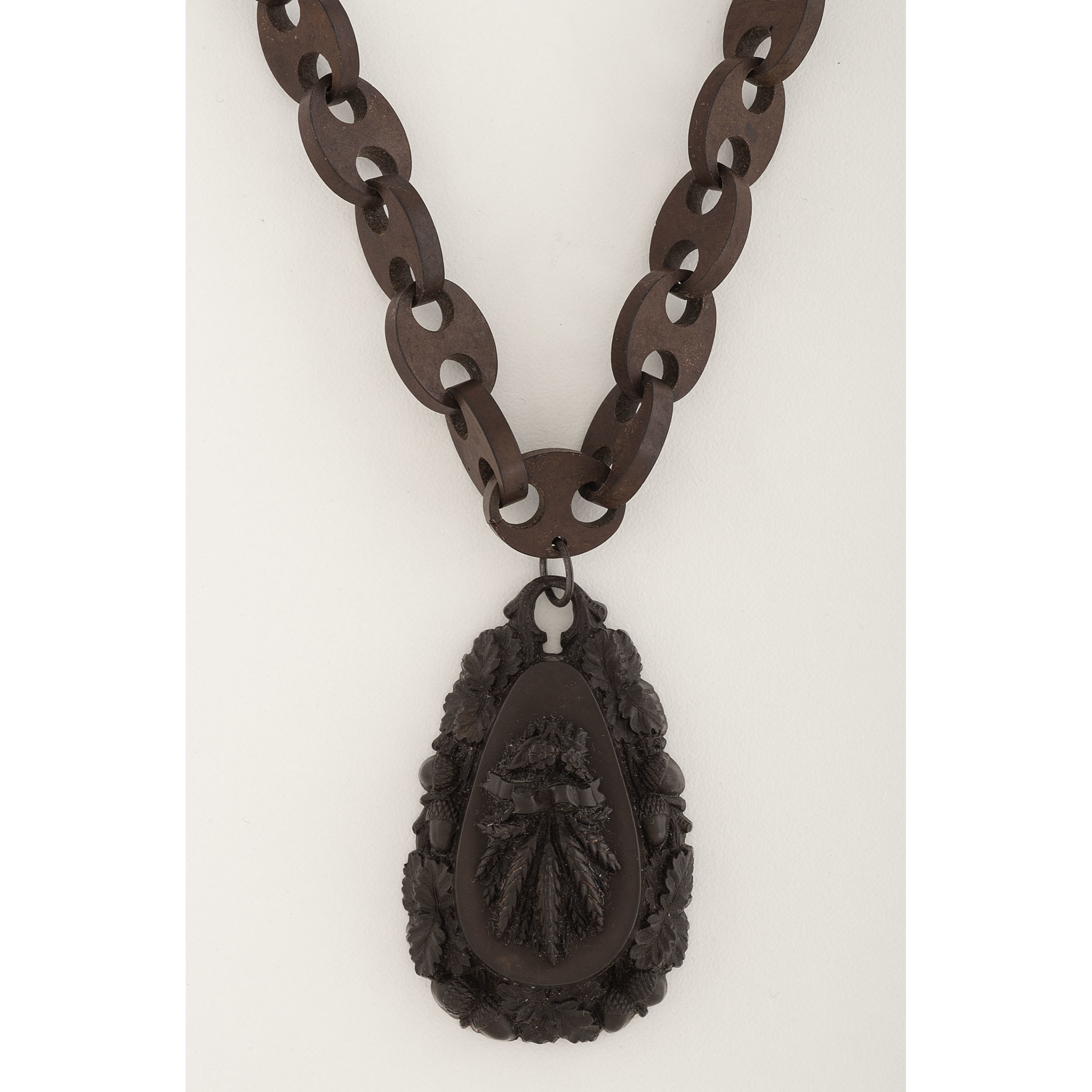 Victoria Mourning Necklace 19