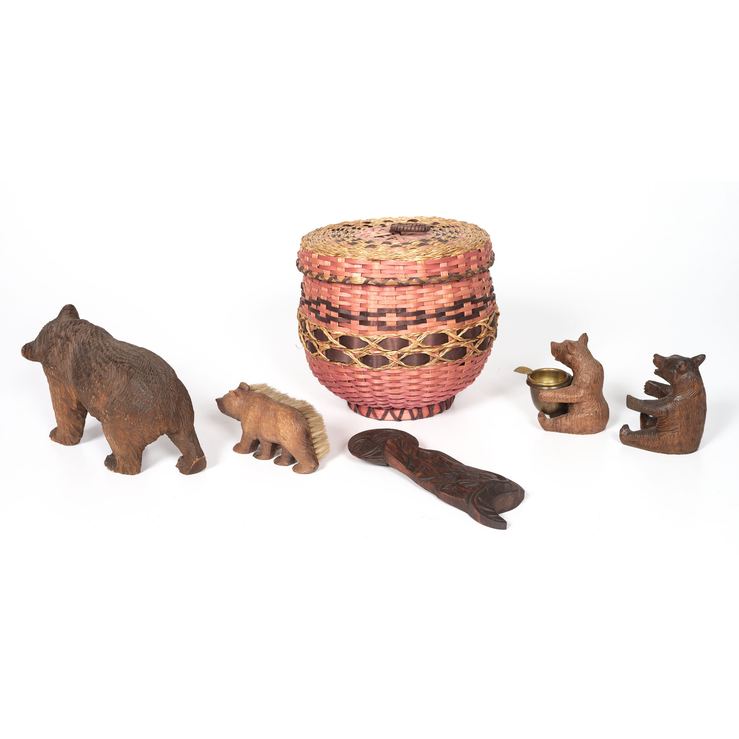 A Group of Novelty Items Cowan's Auction House The Midwest's Most