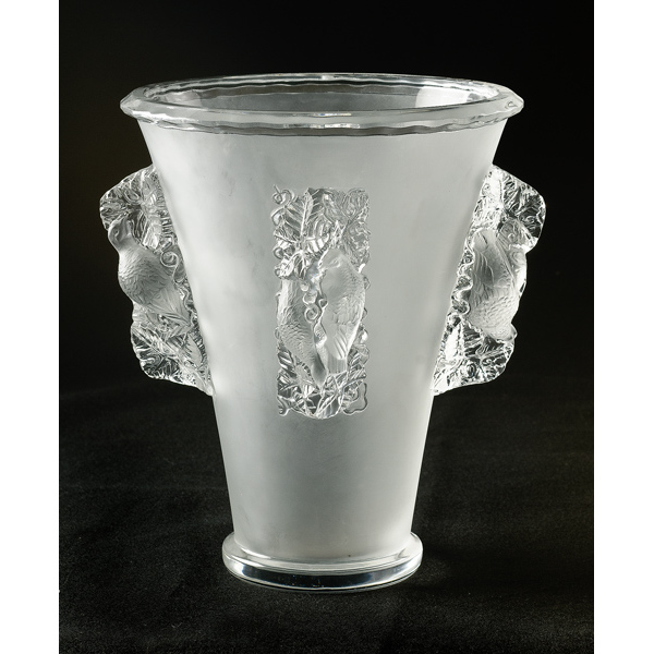 LALIQUE SAINT MILION VASE Cowan s Auction House The Midwest s Most 