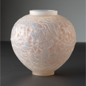 René Lalique, Opalescent Gui Vase